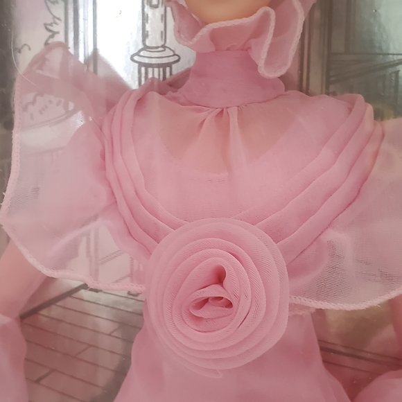 Barbie as Eliza Doolittle from My Fair Lady in Her Closing Scene 1996 NRF Pink - Picture 8 of 14